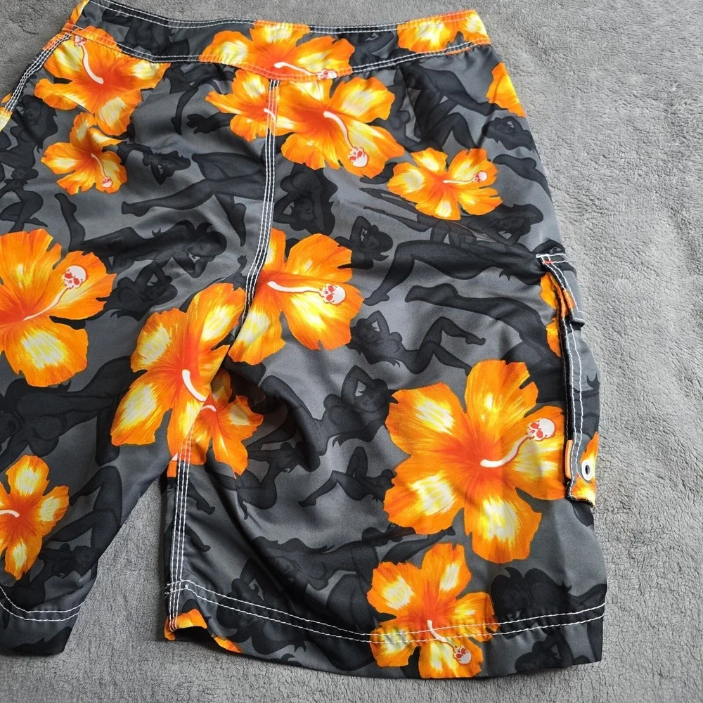 Billabong Floral Hibiscus Skull Pin Up Girl Boardshoarts Mens 33 (32) Orange